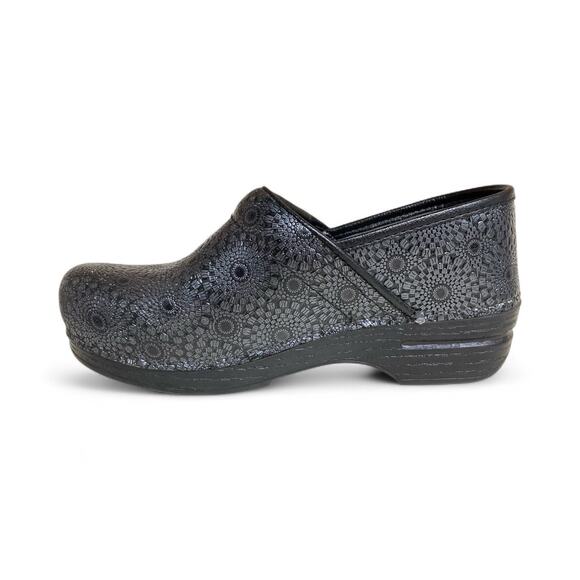 Dansko XP Clogs in Black and Silver Medallion Women's US Size 7.5 (Euro 38) - Picture 11 of 13